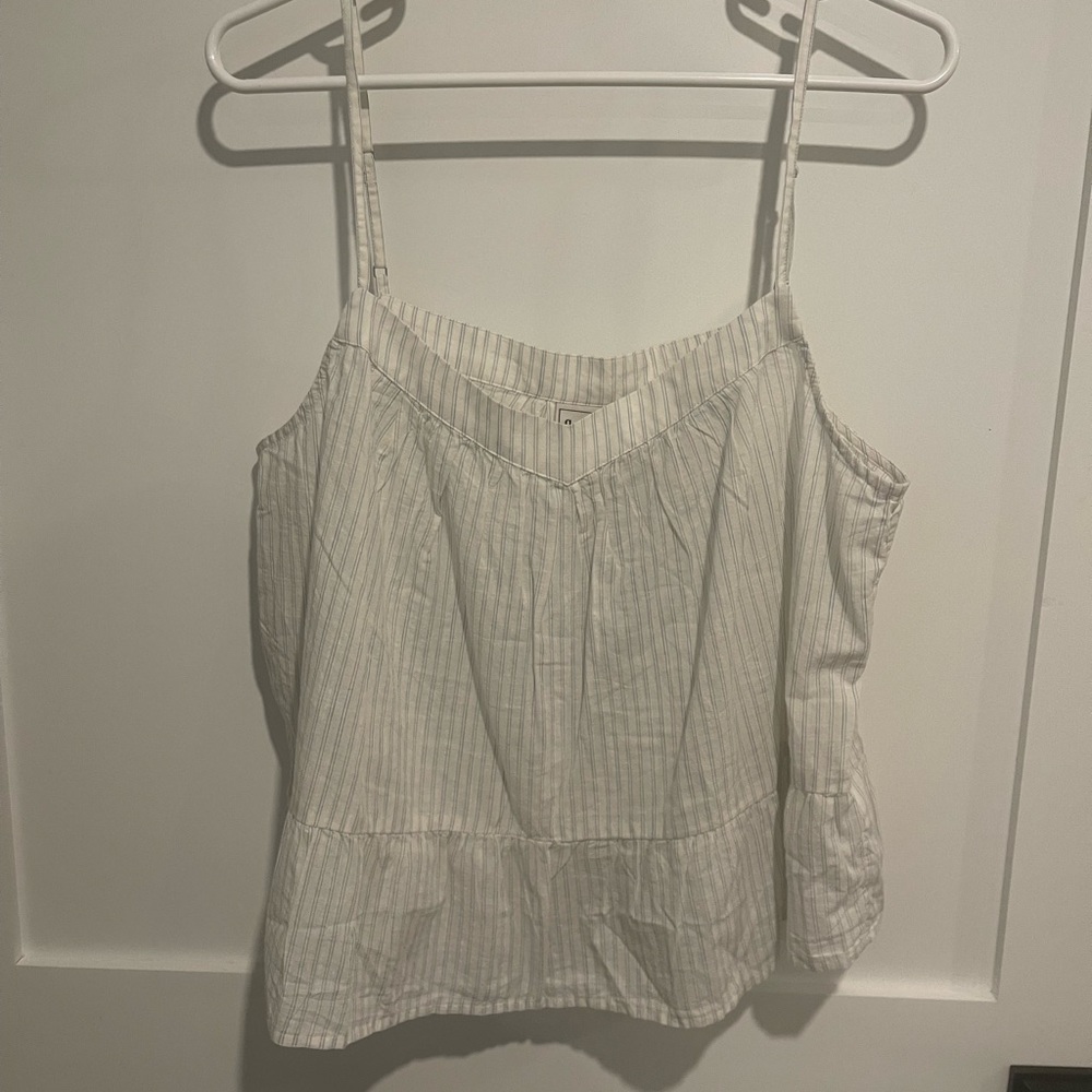 NWT Large Gap Summer peplum light top